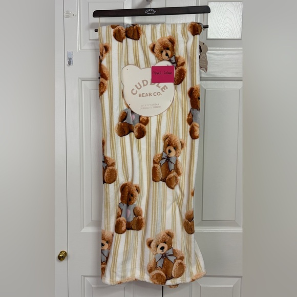 Cuddle Bear Other - Cuddle Bear Co Oversized Throw Blanket